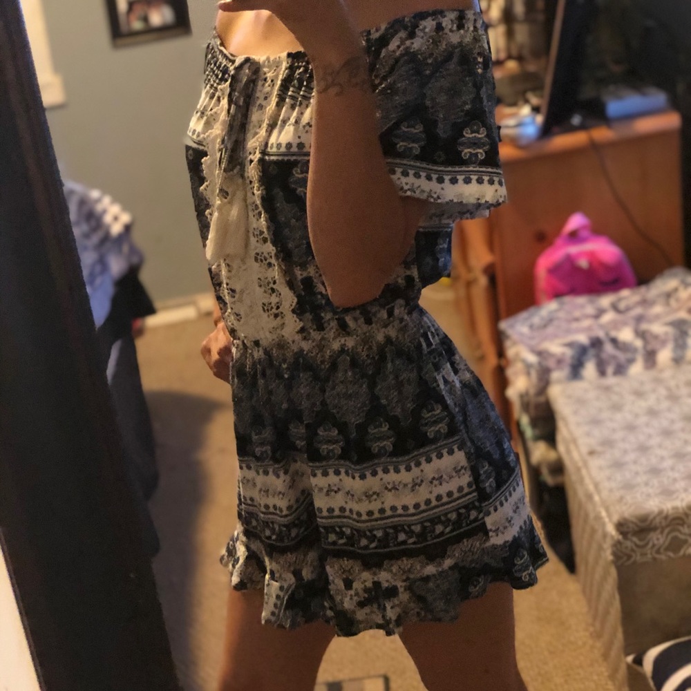 J for justify romper